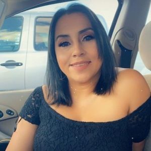 Meet your Posher, Yamile